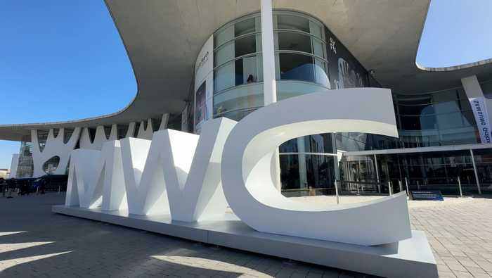 MWC2024完美收官 微網(wǎng)優(yōu)聯(lián)創(chuàng)新方案、全系產(chǎn)品與智能制造閃耀展臺(tái)，智能眼鏡引世界矚目
